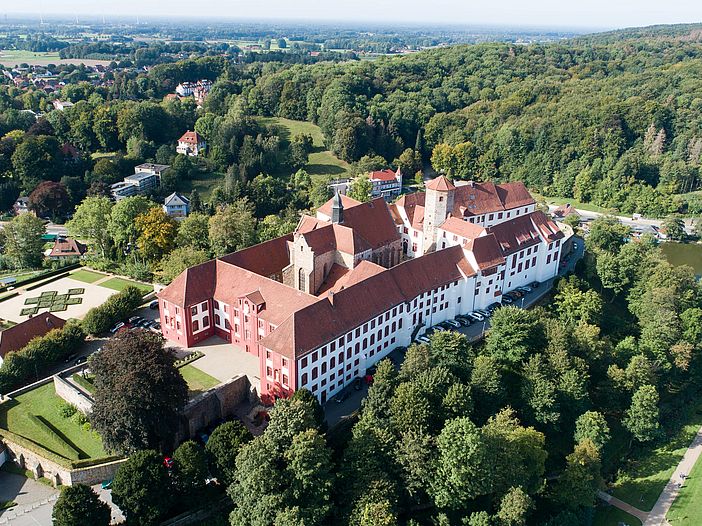 Blick auf Schloss Iburg Luftbild auf Schloss Iburg