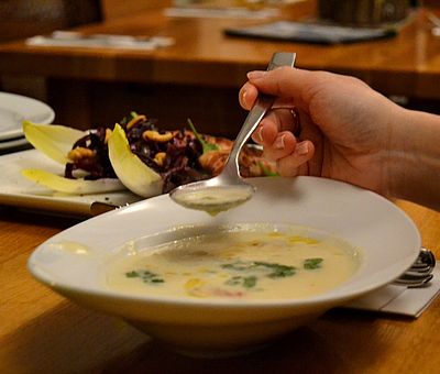 Etwas Warmes braucht der Mensch: leckere, heiße selbstgemachte Suppe und deftigen Eintopf wie von Muttern gibt es auf den Eintopf- und Suppentagen im Osnabrücker Land.