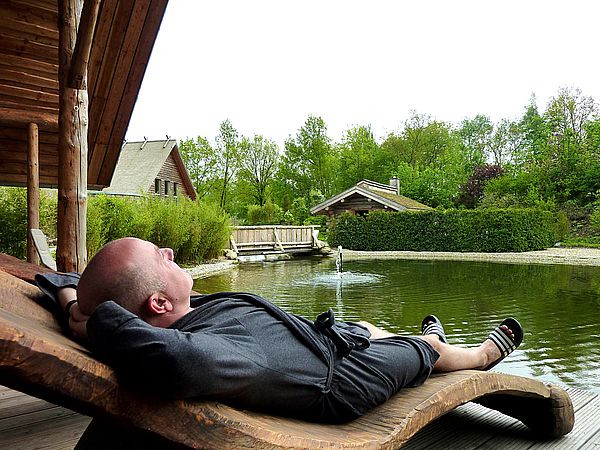 Im Alfen Saunaland können Sie die Seele baumeln lassen. Genießen Sie die pure Entspannung am Alfsee in Rieste.